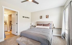 A Pet Friendly Cozy Condo In Traverse City